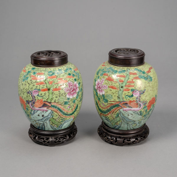 <b>A PAIR OF GREEN-GROUND PORCELAIN GINGER JARS</b>