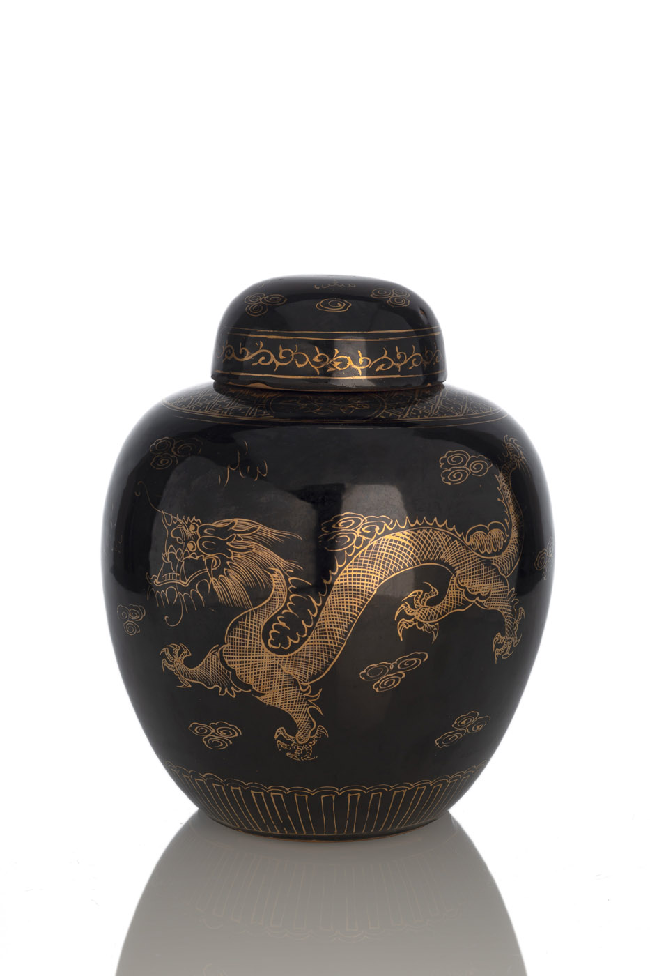 <b>A BLACK-GLAZED GOLDEN DRAGON PORCELAIN VASE AND COVER</b>