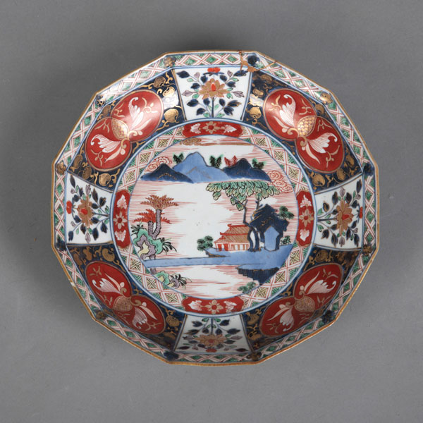 <b>A SQUARE KUTANI BOWL WITH SEA LANDSCAPE DECORATION</b>