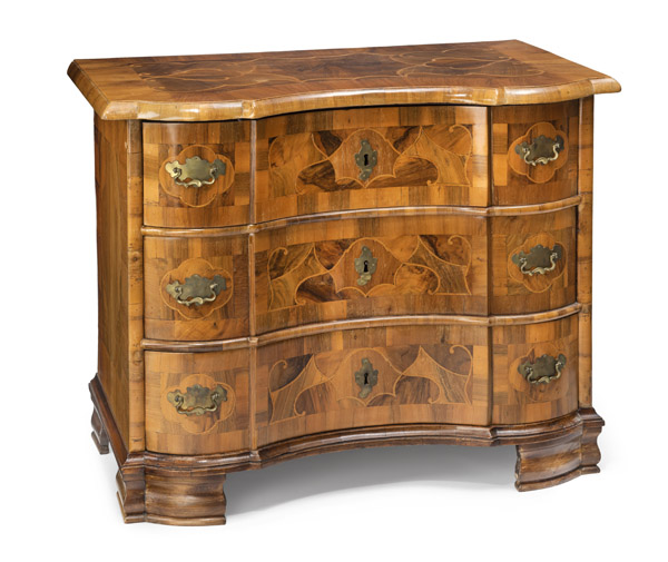 <b>A NORTH GERMAN BAROQUE BRASS MOUNTED WALNUT COMMODE</b>