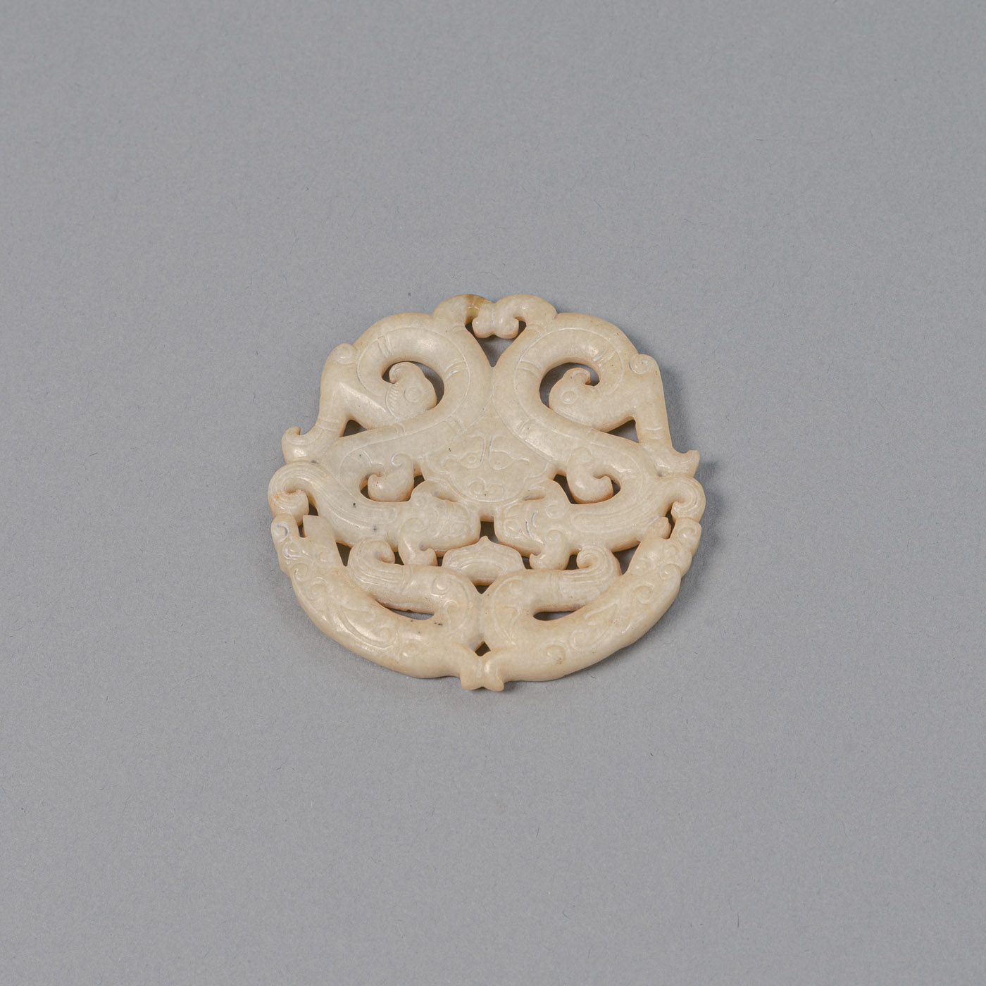 <b>A 'CHILONG' AND BIRDS JADE PENDANT</b>