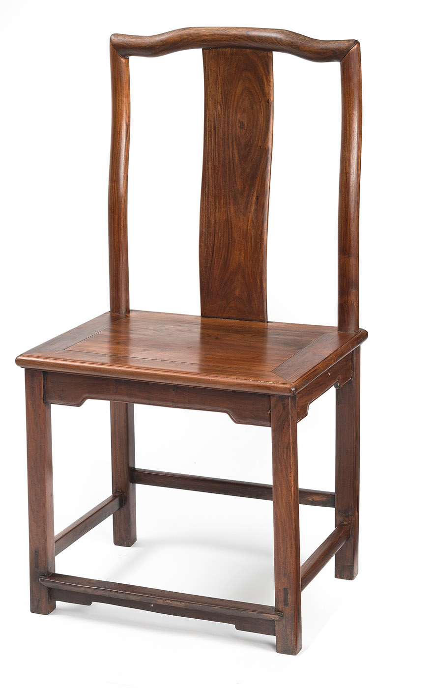 <b>Stuhl aus 'Huanghuali' mit gewölbter rechteckiger Rückenlehne, 'Dengguayi'</b>