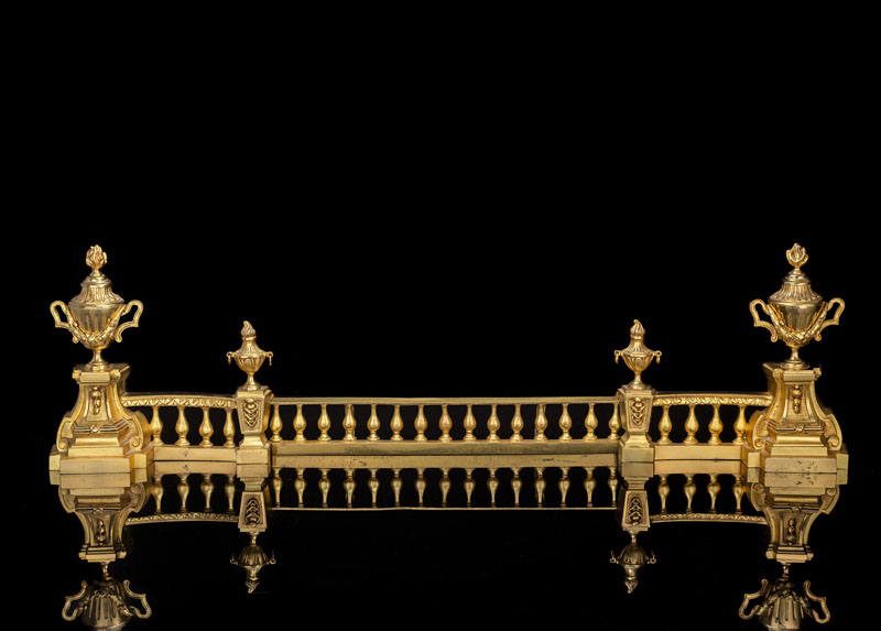 <b>Kamingarnitur im Louis XVI Stil</b>