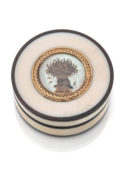 <b>A SMALL IVORY AND TORTOISE SHELL TABATIERE WITH A MINIATUE HAIRWORK ON MOTHER-OF-PEARL GROUND</b>
