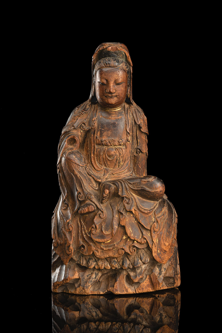 <b>Feine Figur des Guanyin aus Holz</b>