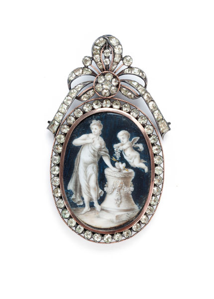 <b>A FINE MEDAILLON PENDANT WITH MINIATURE PAINTING ON IVORY</b>