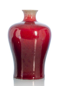 <b>Vase mit Ochsenblutglasur in 'Meiping'-Form</b>