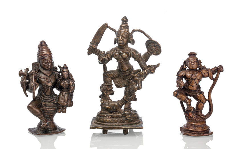 <b>Drei Bronzen der Durga, des Krishna und einer Form des Shiva mit Uma</b>