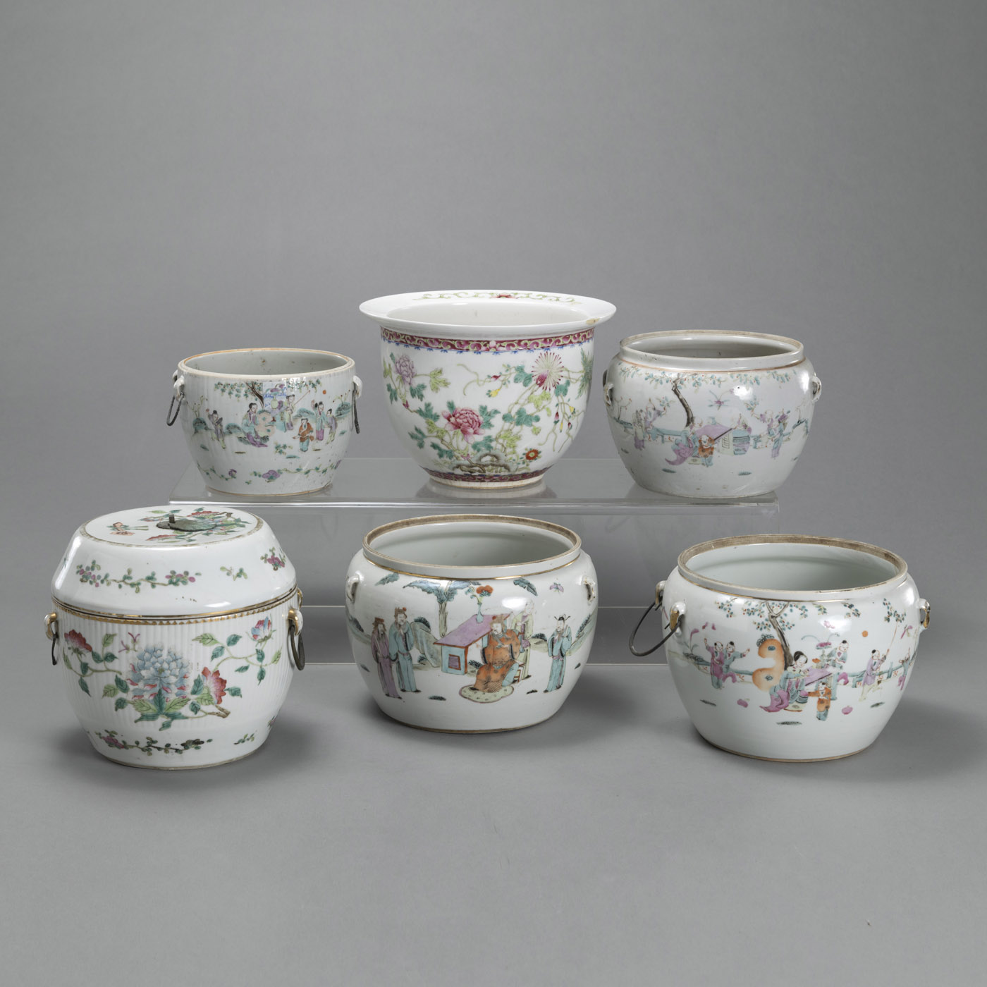 <b>SIX 'FAMILLE ROSE' PORCELAIN JARS (ONE WITH COVER) WITH FIGURAL AND FLORAL DECORATION</b>