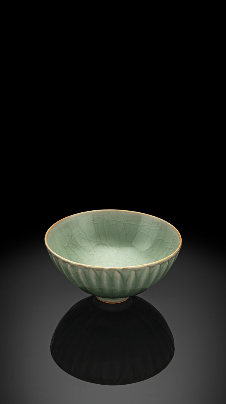 <b>Feine Longquan-Schale mit Seladon-Glasur aus der Sammlung Clark</b>