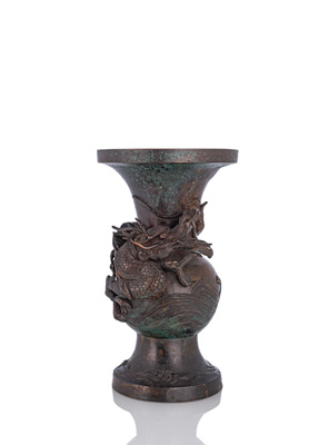 <b>A BRONZE VASE WITH A SCULPTURAL DRAGON OVER WAVES</b>