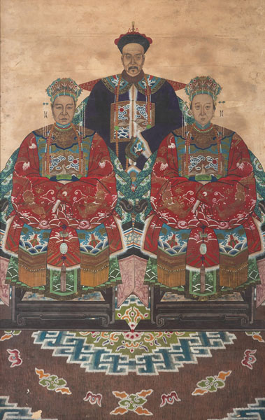 <b>AN ANCESTRAL PORTRAIT OF A HIGH-RANKING OFFICIAL AND HIS WIVES. INK AND COLORS ON PAPER</b>