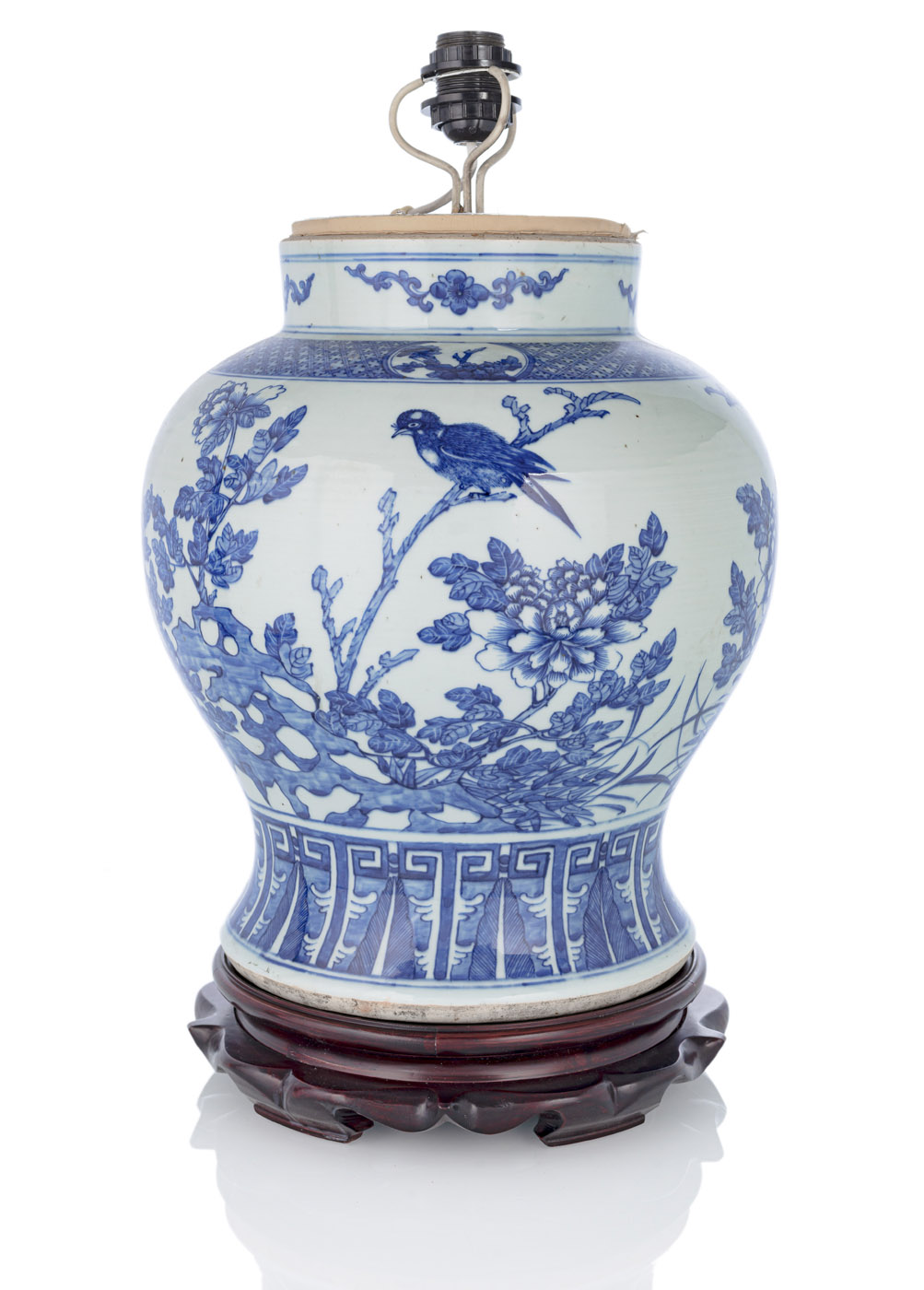<b>Große Schultervase aus Porzellan mit umlaufendem Vogel- und Blumendekor in Unterglasurblau</b>