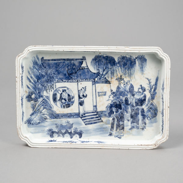<b>A BLUE AND WHITE FIGURAL PORCELAIN TRAY</b>