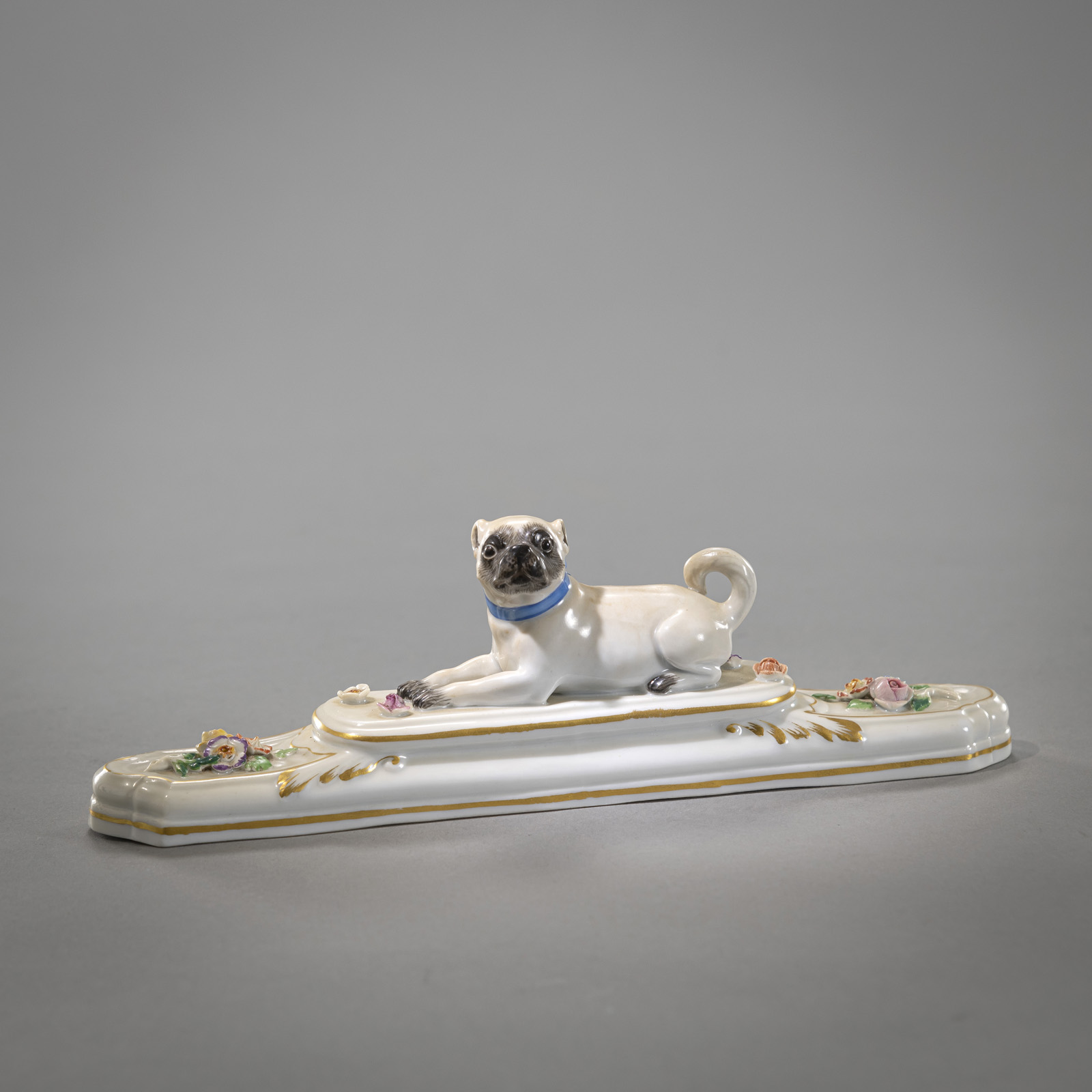 <b>A MEISSEN LONG SHAPED PAPERWEIGHT WITH PUG</b>
