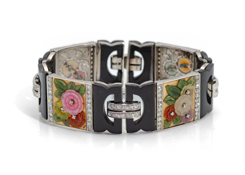 <b>Feines Art-Deco-Armband mit Blumenmotiven</b>