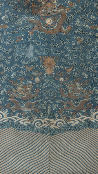 <b>A FRONTAL PART OF A BLUE 'KESI' DRAGON ROBE</b>