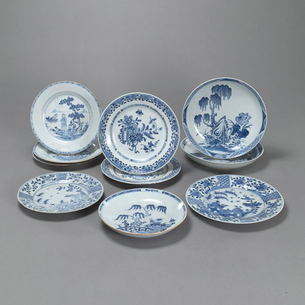 <b>TEN UNDERGLAZE BLUE EXPORT PORCELAIN DISHES WITH FLORAL DECORATION</b>