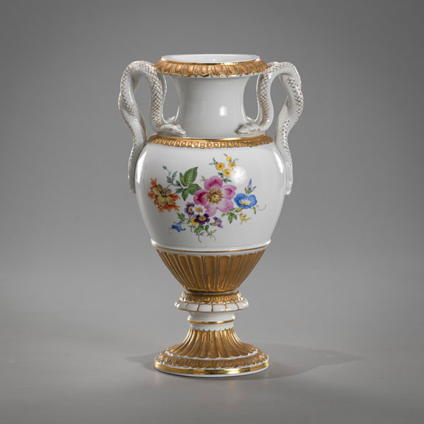 <b>A MEISSEN SNAKE HANDLE VASE</b>