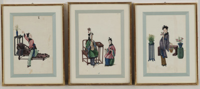 <b>Drei Reisblattmalereien mit Darstellungen eleganter Damen</b>