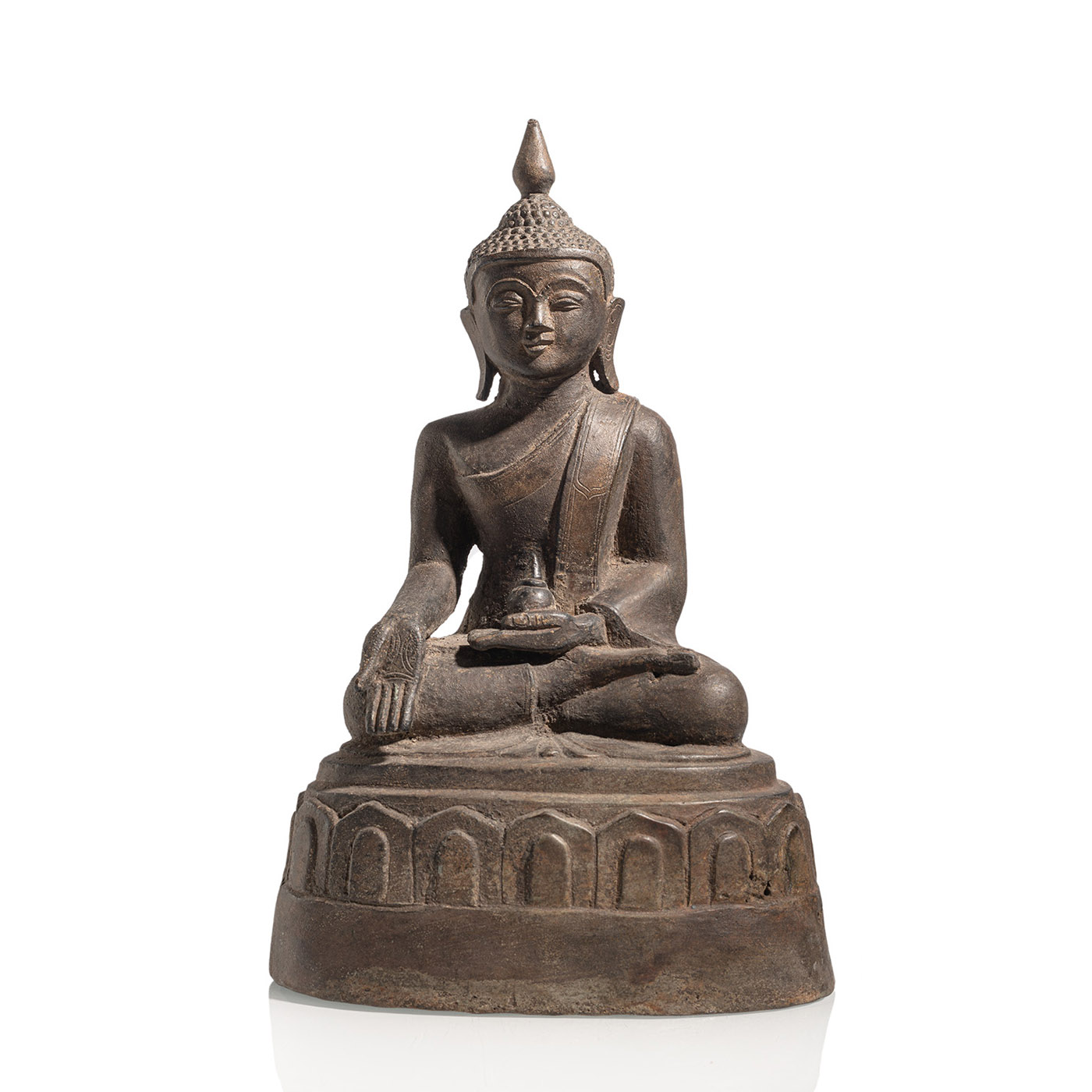 <b>A BRONZE FIGURE OF BUDDHA SHAKYAMUNI</b>