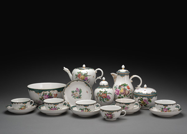 <b>A NYMPHENBURG SCALE AND FRUIT PATTERN AND GILT COFFEE AND TEA SERVICE</b>