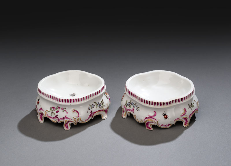 <b>A PAIR OF HOECHST FLORAL AND ROCAILLE TOOLED SALT CELLARS</b>