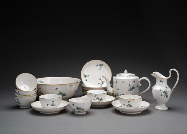 <b>A SWISS FORGET-ME-NOT PATTERN TEA SERVICE FOR 8 PEOPLE</b>