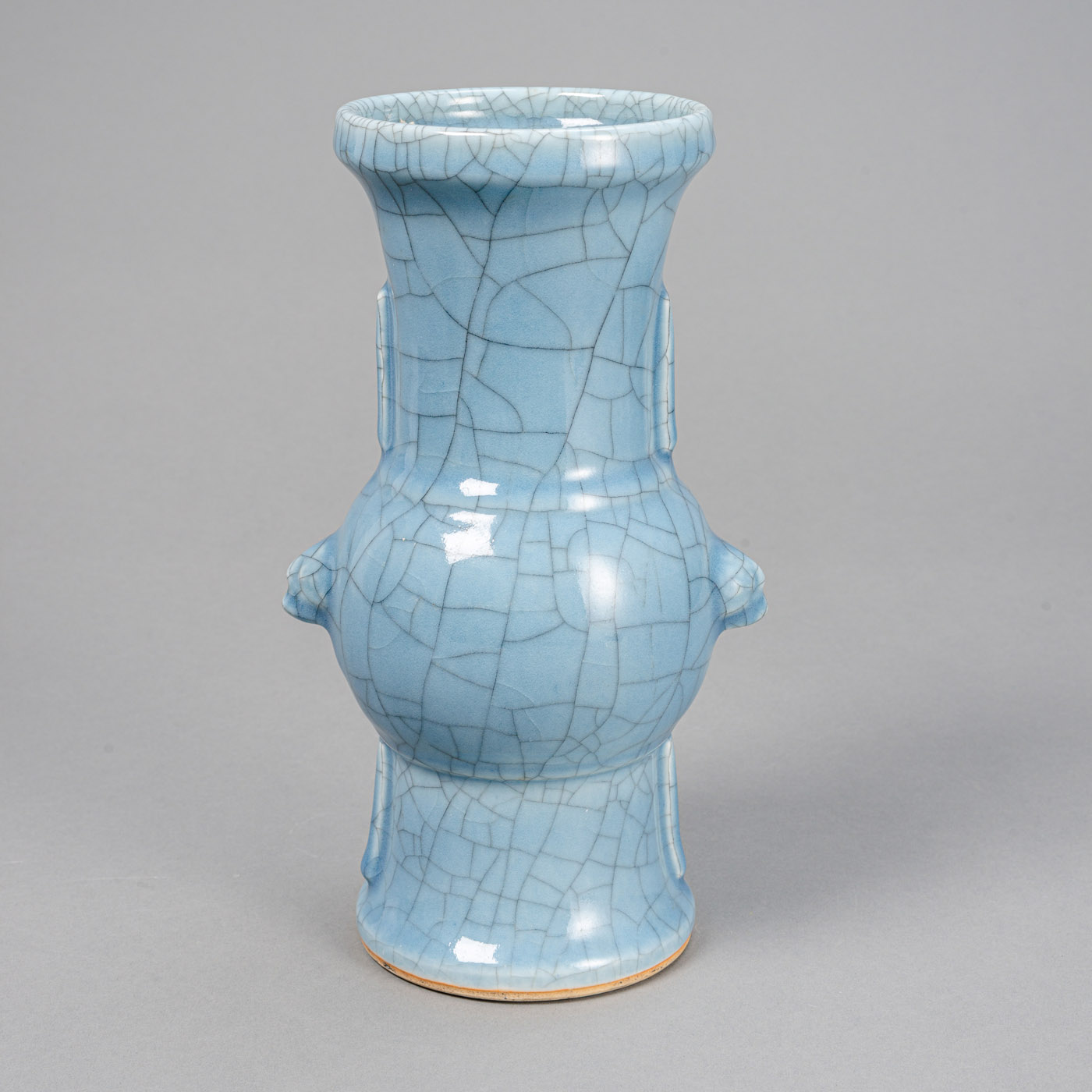 <b>A 'GU'-SHAPED BLUE-GLAZED CRAZED PORCELAIN VASE</b>