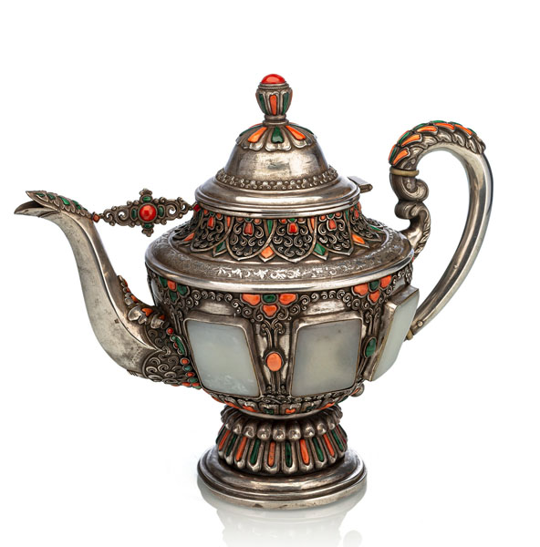 <b>﻿A SEMI-PRECIOUS STONE STUDDED LOW-ALLOY SILVER TEAPOT</b>