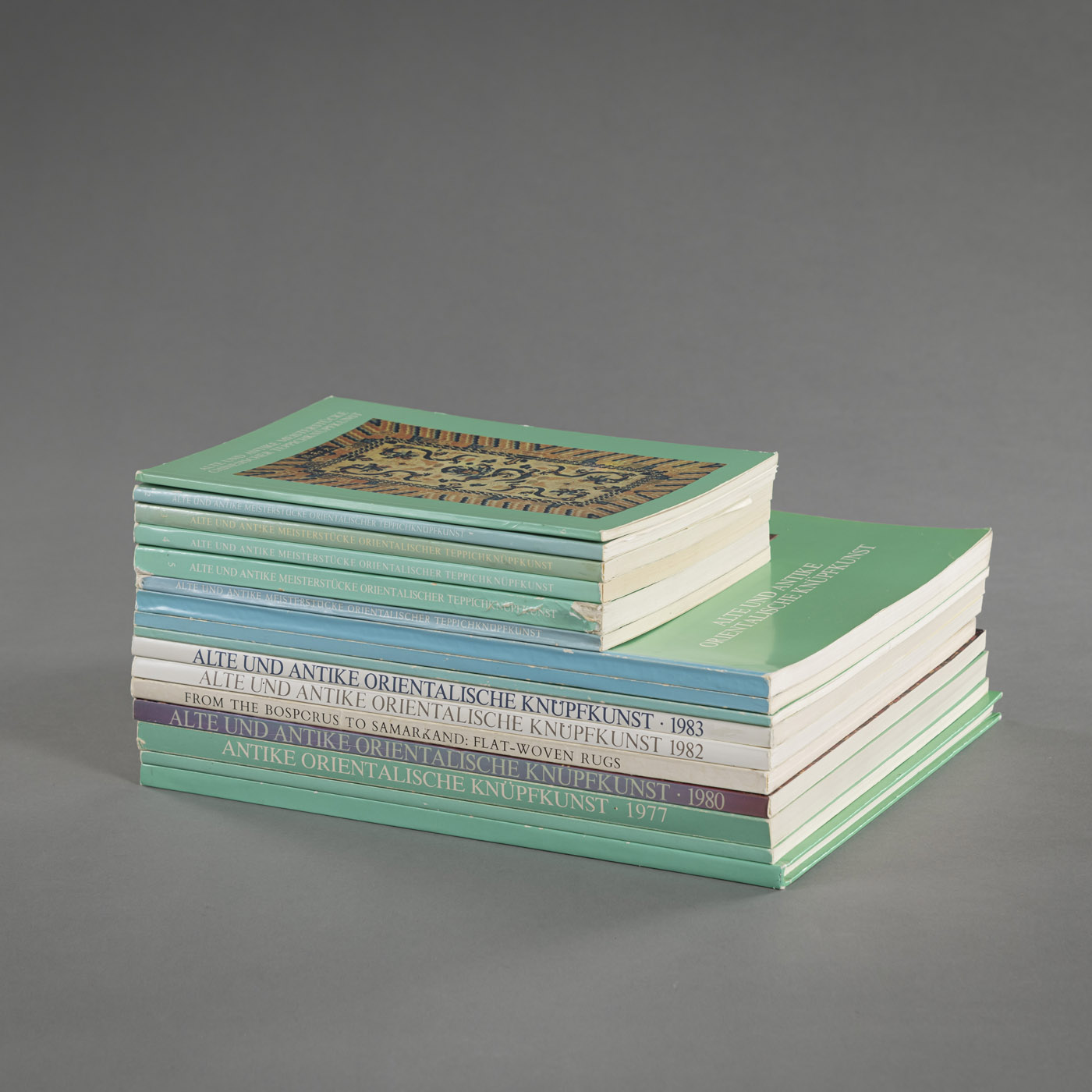 <b>16 Ausgaben Bausback Teppiche, Mannheim, div. Ausstellungskataloge</b>