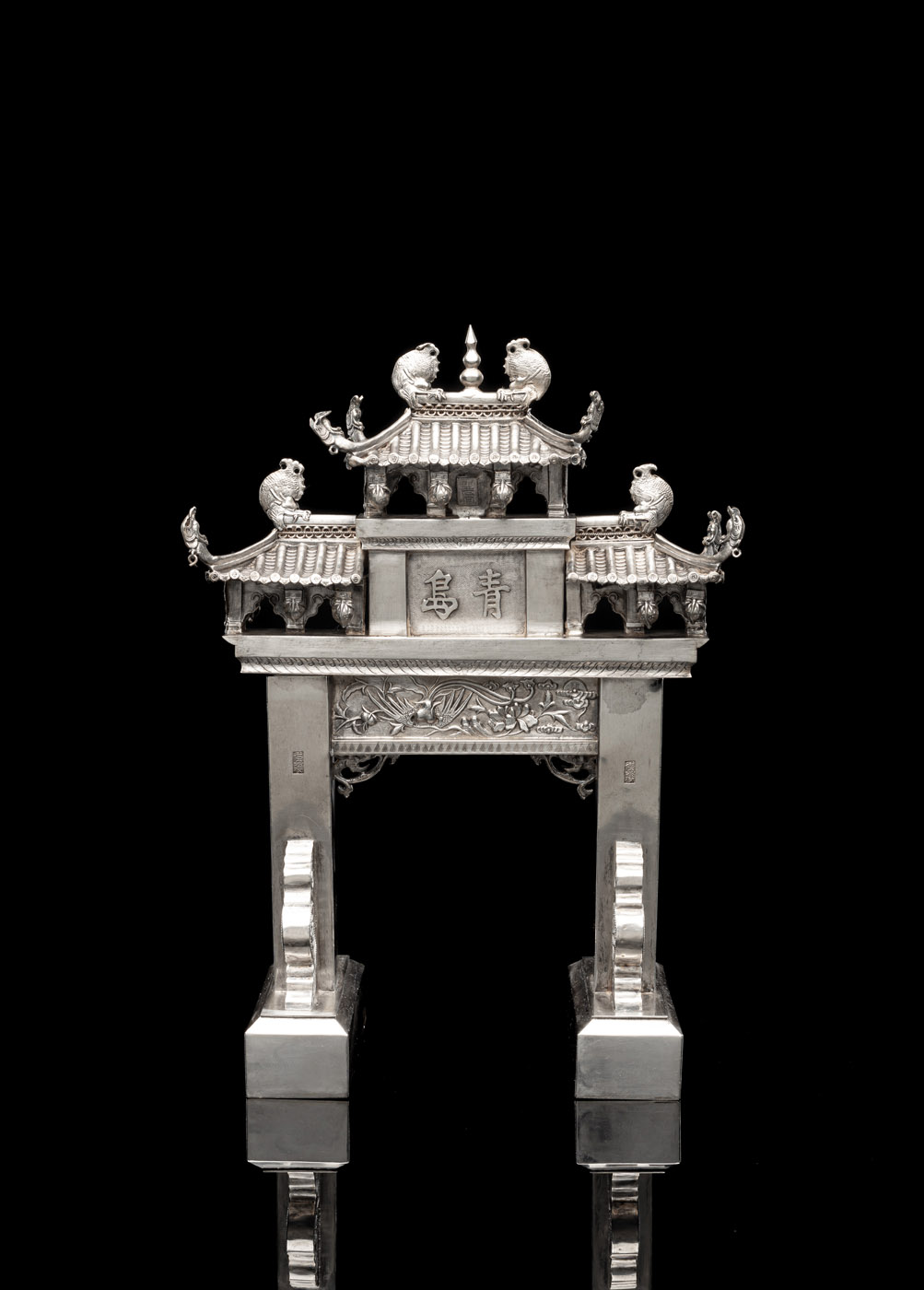 <b>A SILVER MODEL OF A GATE JI XIANG</b>