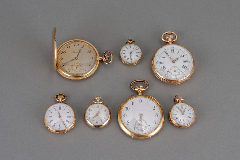 <b>A MIXED LOT OF POCKET WATCHES</b>