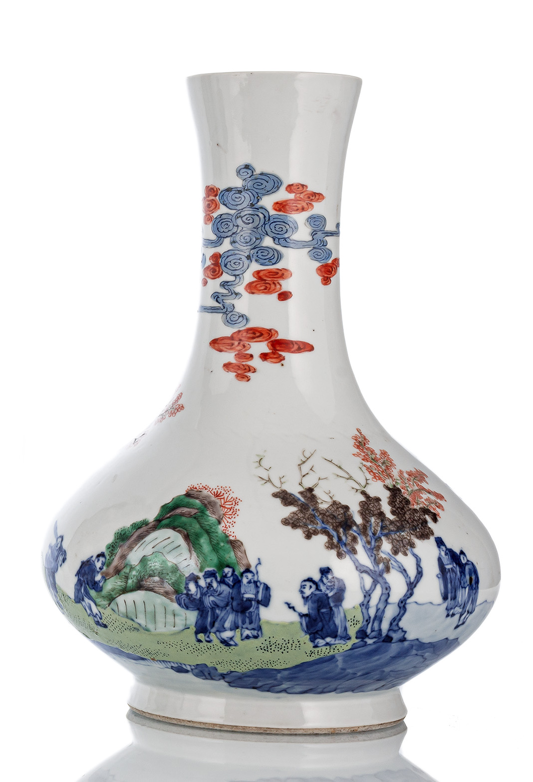 <b>AN UNDERGLAZE-BLUE AND ENAMEL DECORATED PORCELAIN BOTTLE VASE</b>