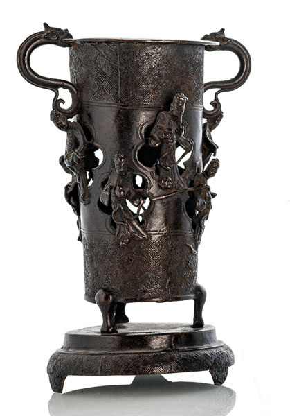 <b>A BRONZE DAOIST IMMORTAL BRUSH HOLDER</b>