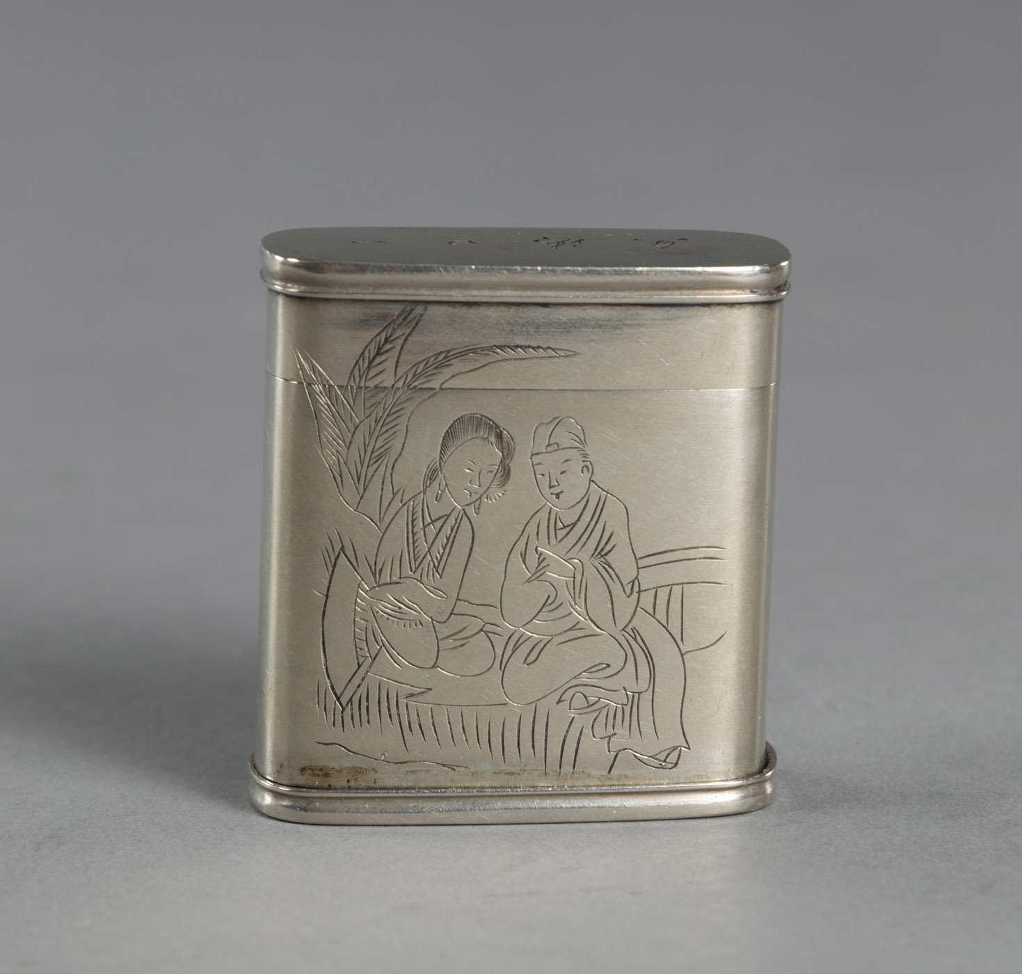 <b>A SAMLL PAKTONG TROPE L'OEIL COVERED CASE DEPICTING EROTIC SCENES, ENGRAVED WITH A POEM INSCRIPTION</b>