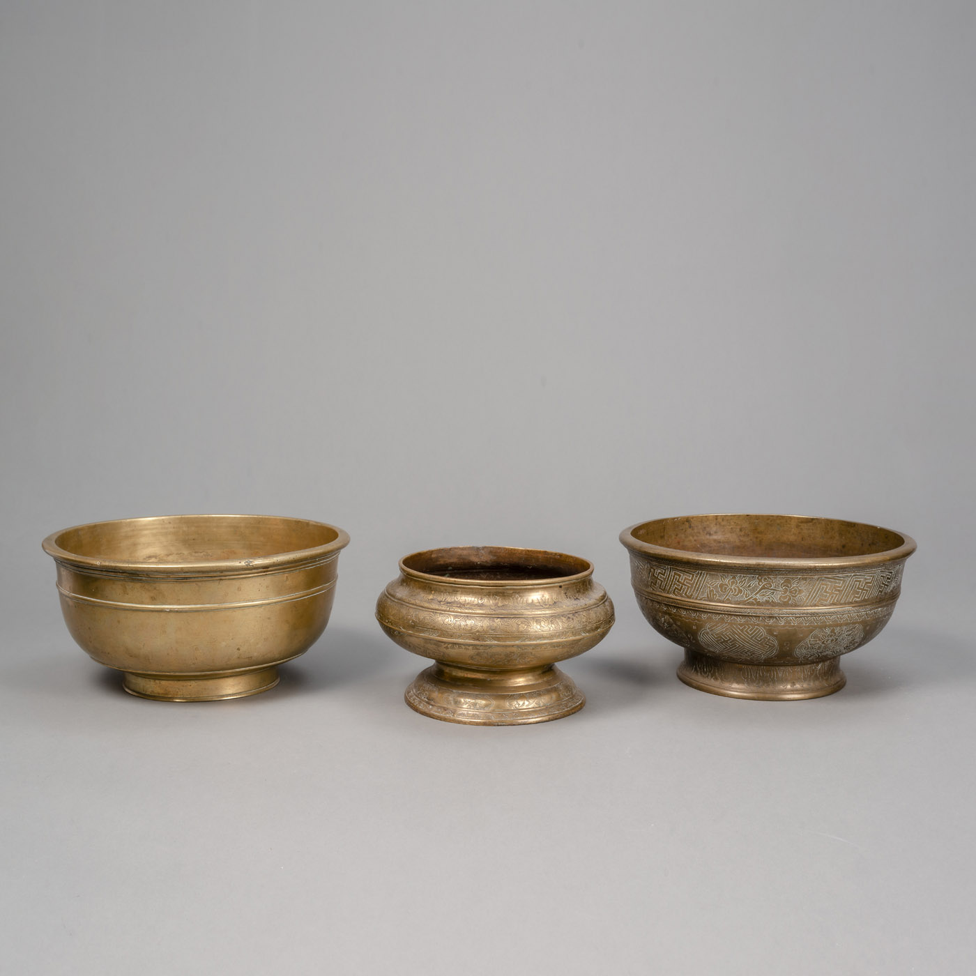 <b>THREE BRASS BOWL</b>