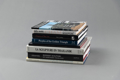 <b>Kunst und Skulpturen aus Thailand, 7 Bände, u.a. Betty Gosling, Carol Stratton</b>