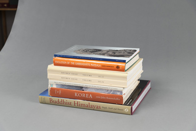 <b>Artibus Asiae, Korea, Himalaya, Gandhara, 12 Bände, u.a. Matthieu Richard, Museum Rietberg Zürich</b>