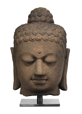 <b>Großer Kopf des Buddha Shakyamuni aus Vulkanstein</b>