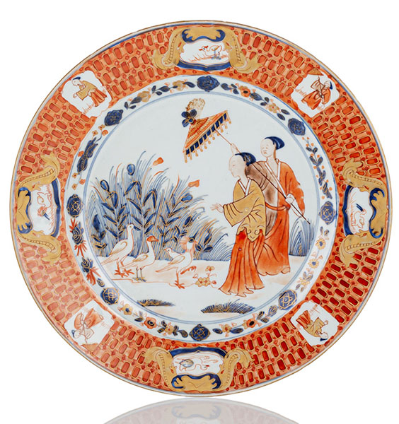 <b>AN IMARI-STYLE 'LA DAME AU PARASOL' DISH</b>