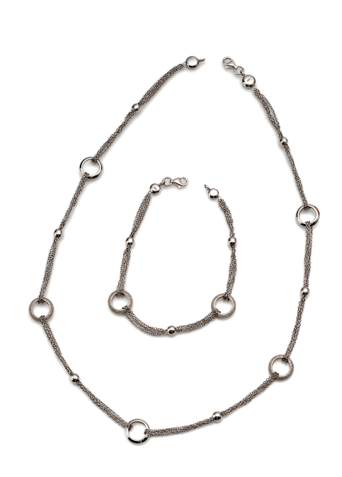 <b>A DAG ITALY NECKLACE AND MATCHING BRACELET</b>