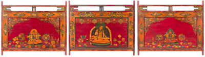 <b>Drei teils vergoldete und polychrom bemalte Meditationsparavents mit Darstellungen von Mönchen</b>