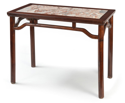 <b>Rechteckiger Tisch mit eingelegter Marmorplatte</b>