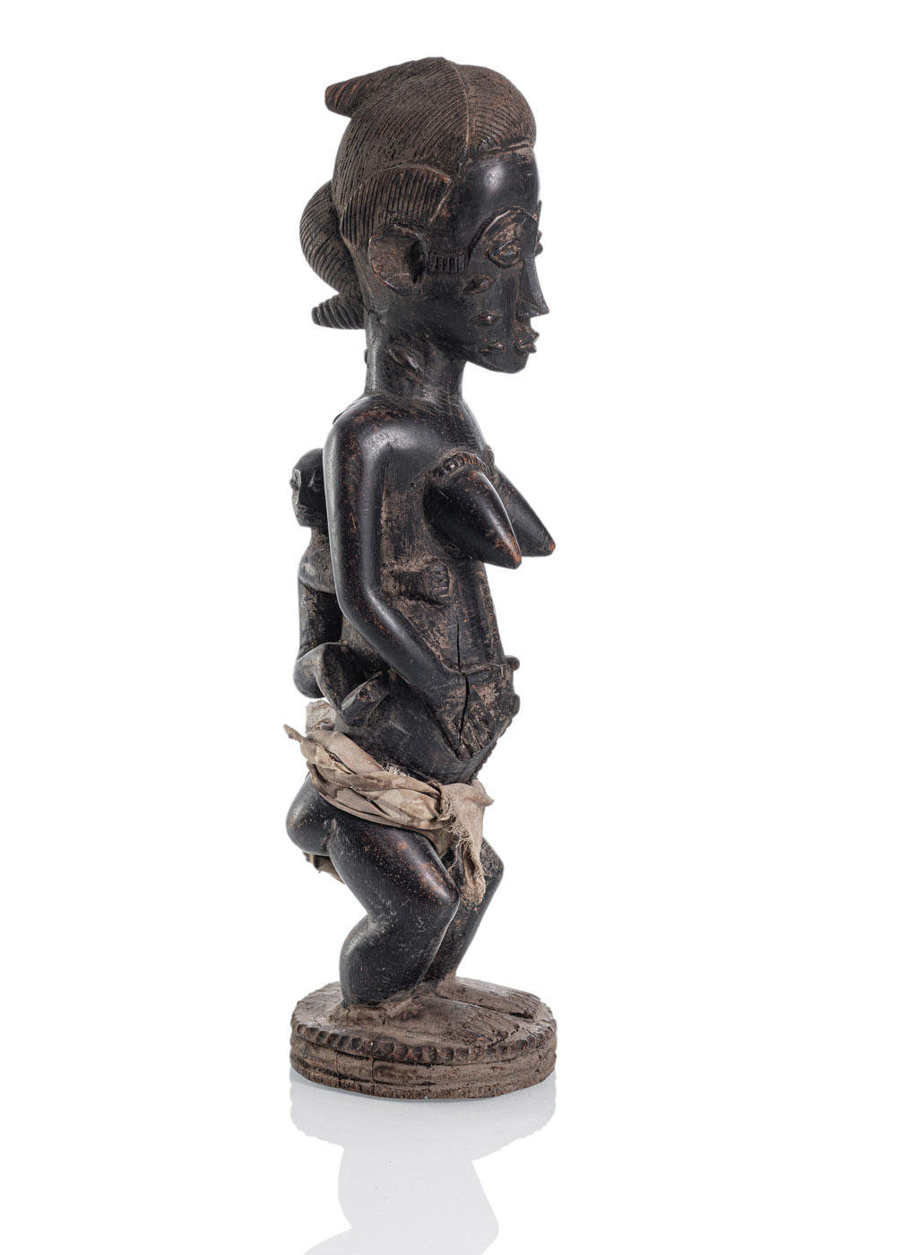 <b>A WOOD FIGURE OF A MOTHER WITH CHILD</b>