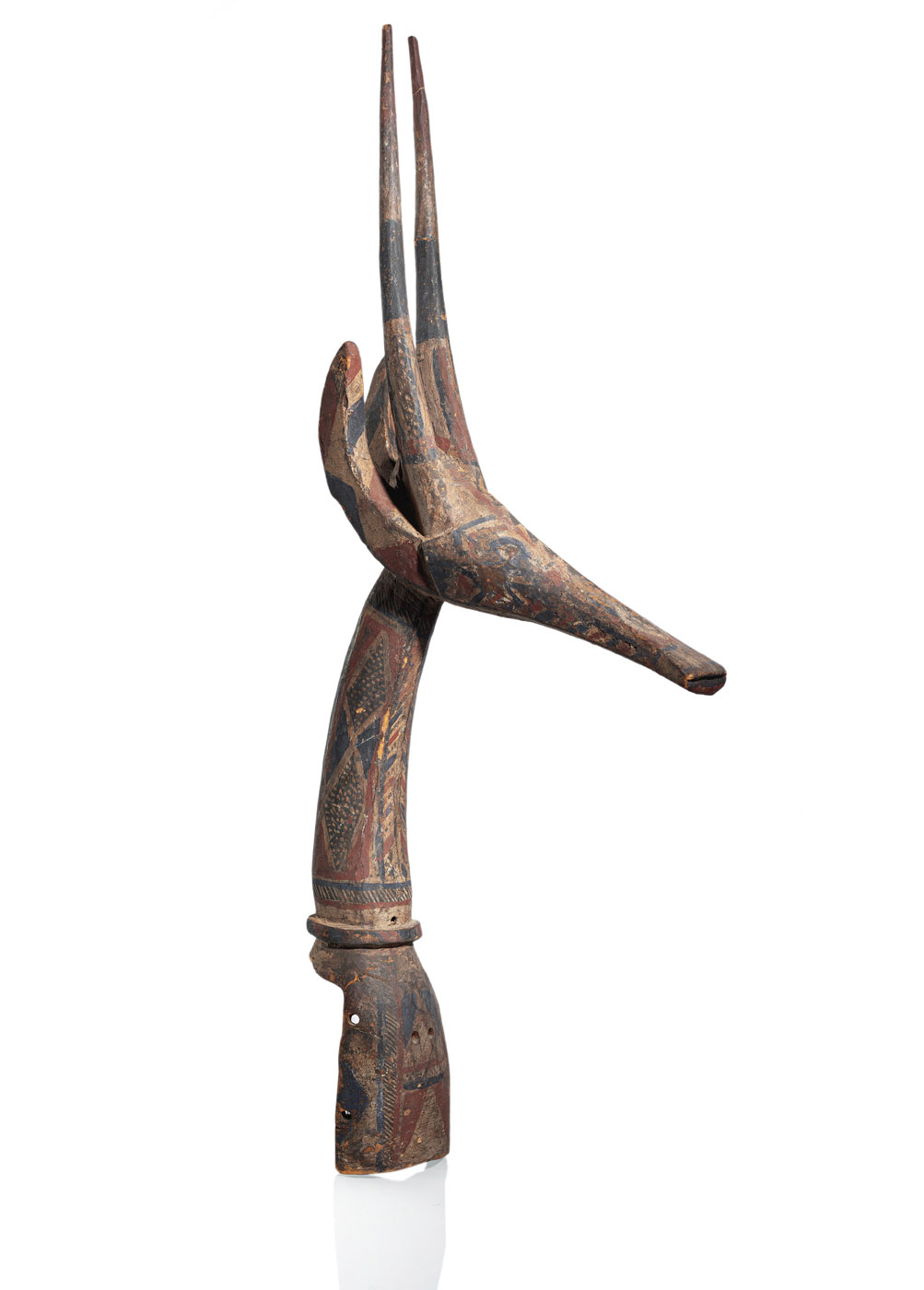 <b>Kurumba-Tanzaufsatz in Form eines Giraffenkopfs aus Holz mit geometrischen, polychrom bemalten Dekor</b>