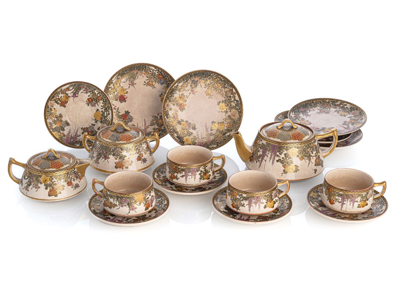 <b>Rest-Service aus floral dekoriertem Satsuma-Porzellan</b>