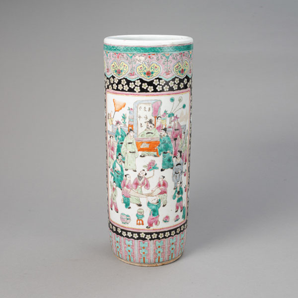 <b>Große zylindrische 'Famille rose'-Porzellanvase</b>