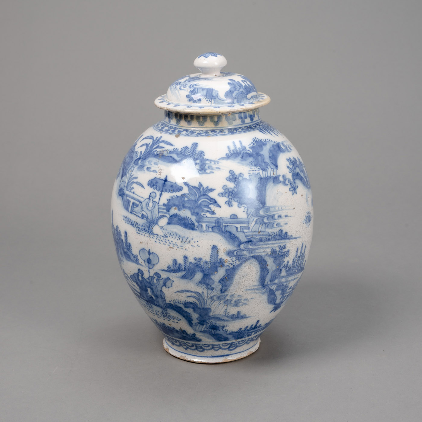 <b>A BLUE AND WHITE LANDSCAPE VASE AND COVER</b>