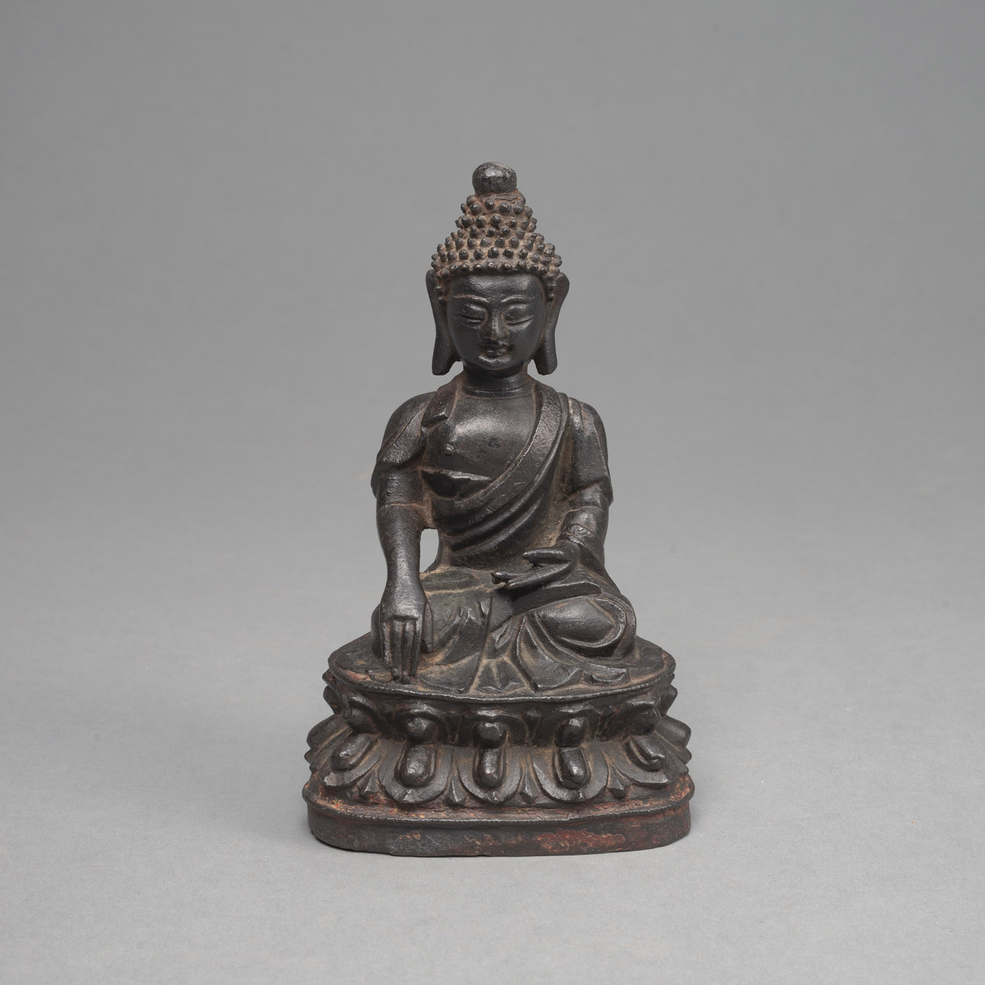 <b>A BRONZE FIGURE OF BUDDHA SHAKYAMUNI</b>